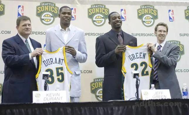 总冠军+27个选秀权！比起雷霆三少，他才是真正队魂