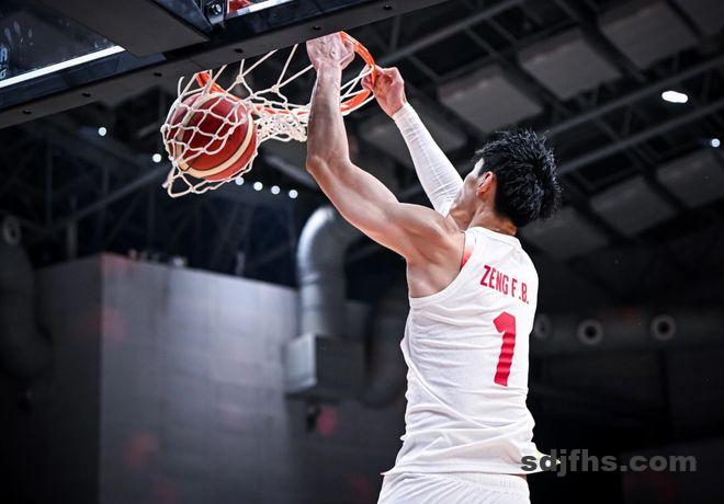 曾凡博签篮网，跑龙套还是真有戏？